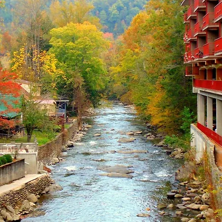 Baymont By Wyndham Gatlinburg On The River-3